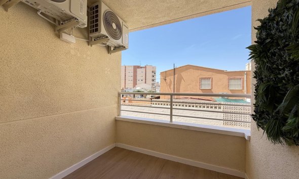 Resale - Apartment -
Torrevieja - Nueva Torrevieja