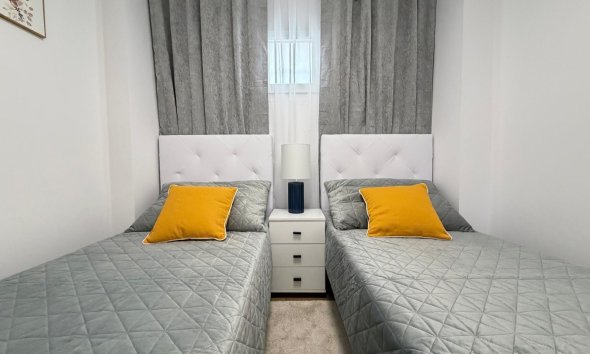Resale - Apartment -
Torrevieja - Nueva Torrevieja