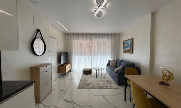 Resale - Apartment -
Torrevieja - Estacion De Autobuses