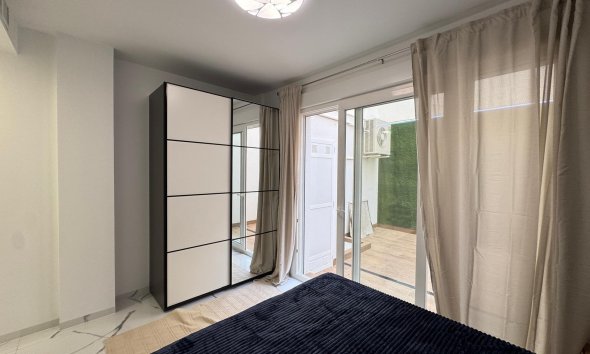 Resale - Apartment -
Torrevieja - Estacion De Autobuses