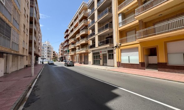 Resale - Apartment -
Torrevieja - Estacion De Autobuses