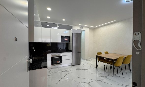 Resale - Apartment -
Torrevieja - Estacion De Autobuses