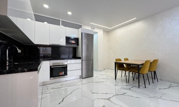 Resale - Apartment -
Torrevieja - Estacion De Autobuses
