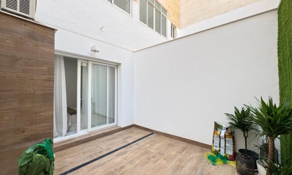 Resale - Apartment -
Torrevieja - Estacion De Autobuses