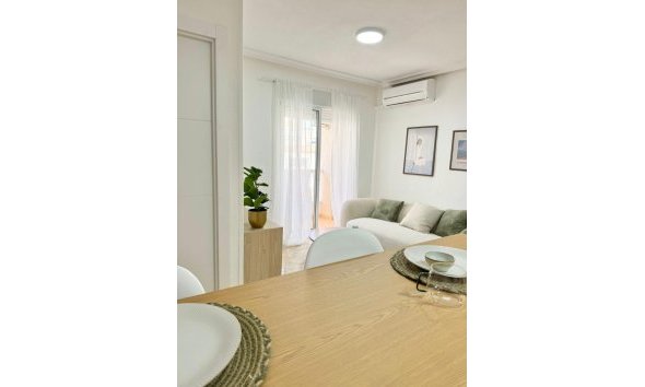 Resale - Apartment -
Torrevieja - Antonio Machado