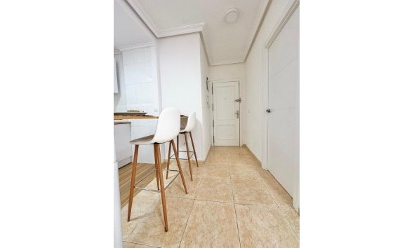 Resale - Apartment -
Torrevieja - Antonio Machado