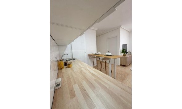 Resale - Apartment -
Torrevieja - Antonio Machado