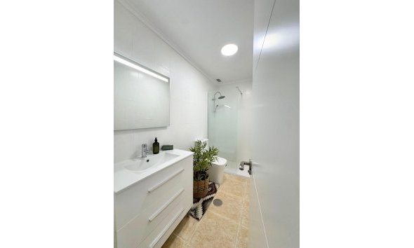Resale - Apartment -
Torrevieja - Antonio Machado