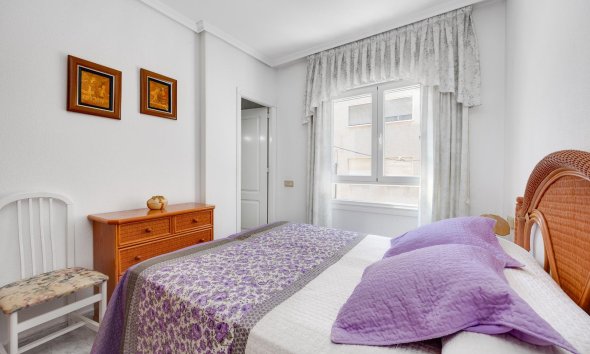 Resale - Apartment -
Torrevieja - Antonio Machado