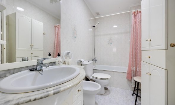 Resale - Apartment -
Torrevieja - Antonio Machado