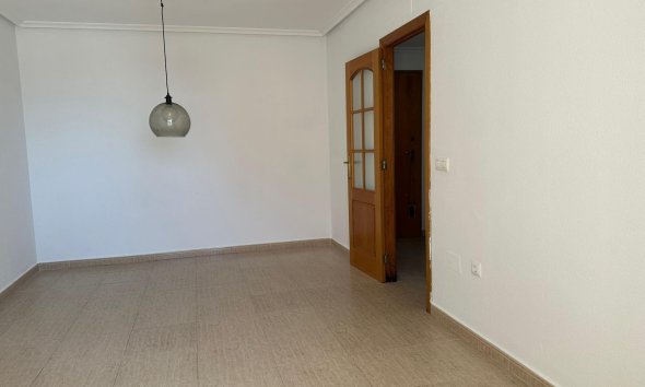 Resale - Apartment -
Torrevieja - Centro
