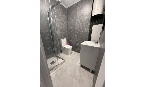 Resale - Apartment -
Torrevieja - Costa Blanca