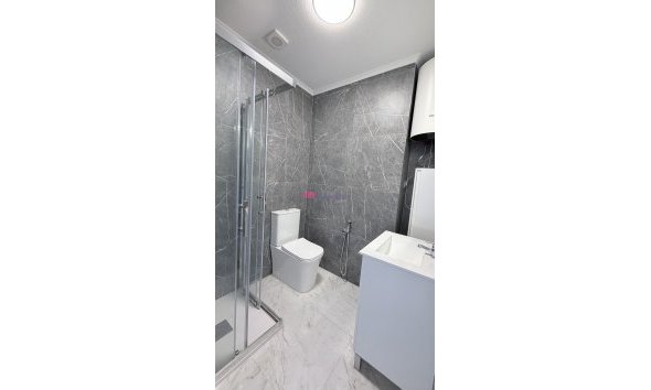 Resale - Apartment -
Torrevieja - Costa Blanca