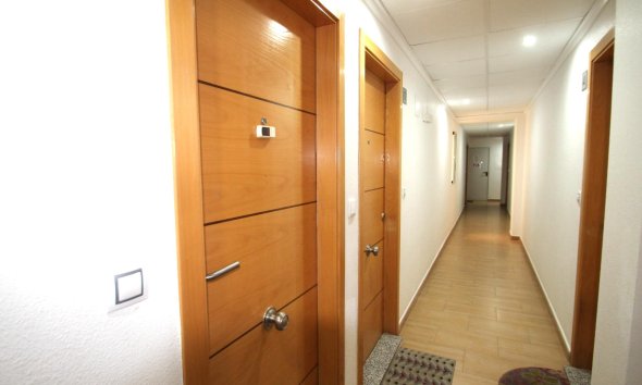 Revente - Apartment -
Torrevieja - El Molino