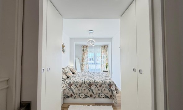Revente - Apartment -
Torrevieja - Centro