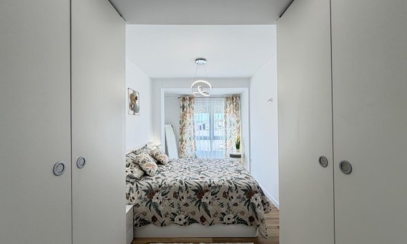 Revente - Apartment -
Torrevieja - Centro