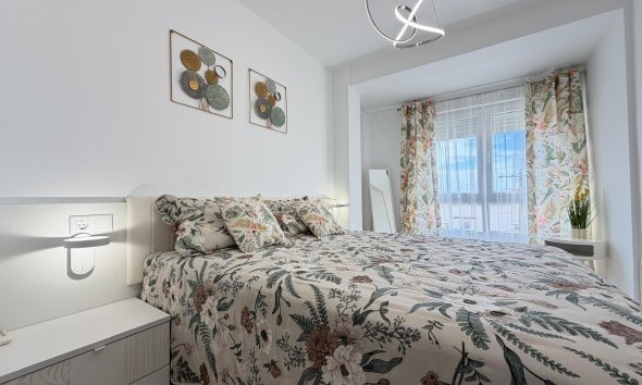 Revente - Apartment -
Torrevieja - Centro