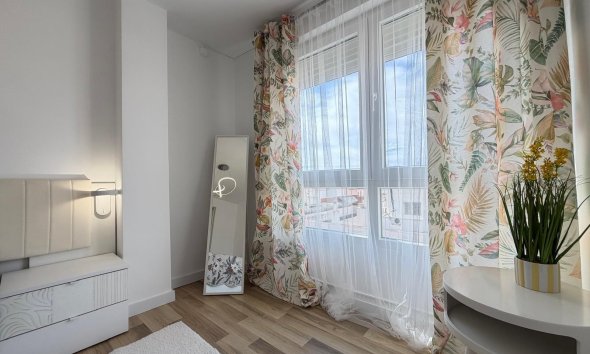Revente - Apartment -
Torrevieja - Centro
