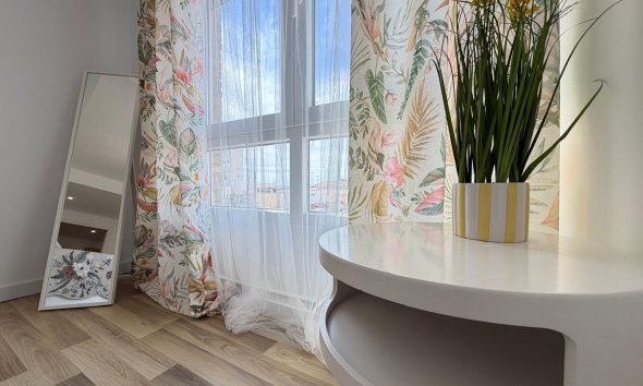 Revente - Apartment -
Torrevieja - Centro
