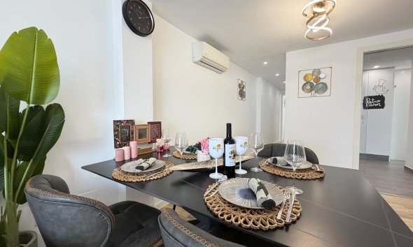 Revente - Apartment -
Torrevieja - Centro