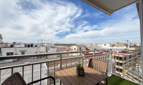 Revente - Apartment -
Torrevieja - Centro