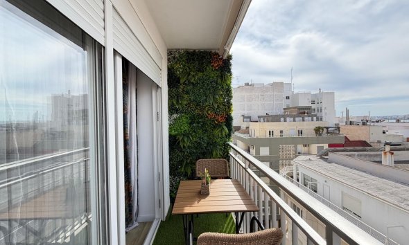 Revente - Apartment -
Torrevieja - Centro