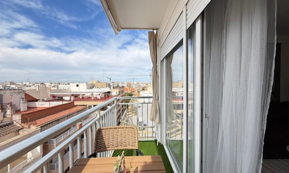 Revente - Apartment -
Torrevieja - Centro