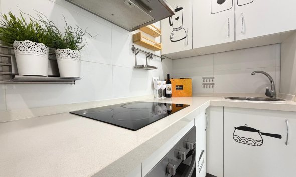 Revente - Apartment -
Torrevieja - Centro