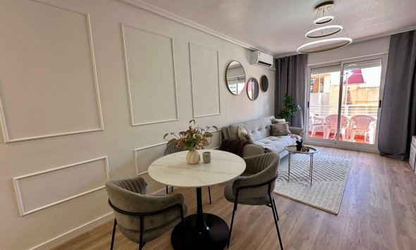 Revente - Apartment -
Torrevieja - Habaneras
