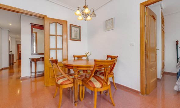 Revente - Attique -
Torrevieja - Paseo Maritimo