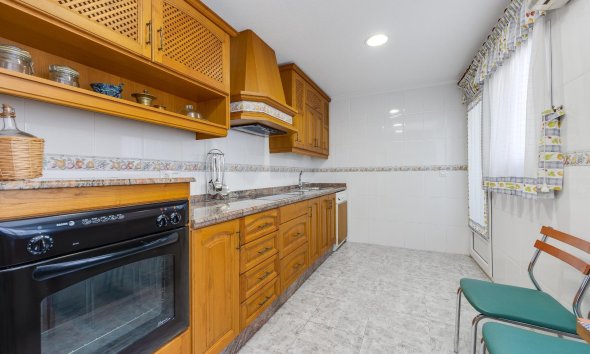 Revente - Attique -
Torrevieja - Paseo Maritimo