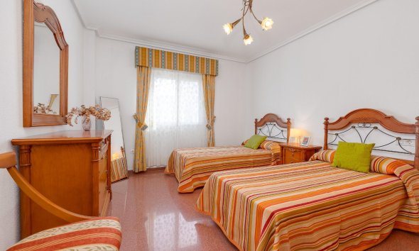 Revente - Attique -
Torrevieja - Paseo Maritimo