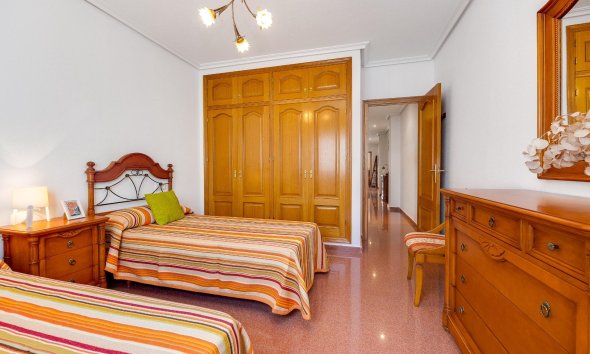 Revente - Attique -
Torrevieja - Paseo Maritimo