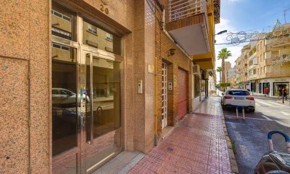 Revente - Attique -
Torrevieja - Paseo Maritimo