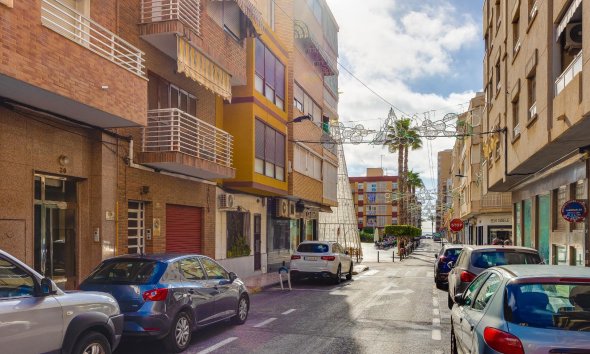 Revente - Attique -
Torrevieja - Paseo Maritimo