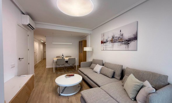 Revente - Attique -
Torrevieja - Habaneras