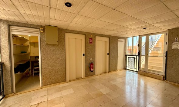 Revente - Attique -
Torrevieja - Habaneras