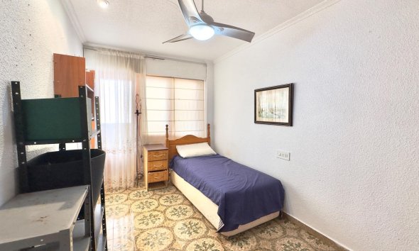 Revente - Apartment -
Torrevieja