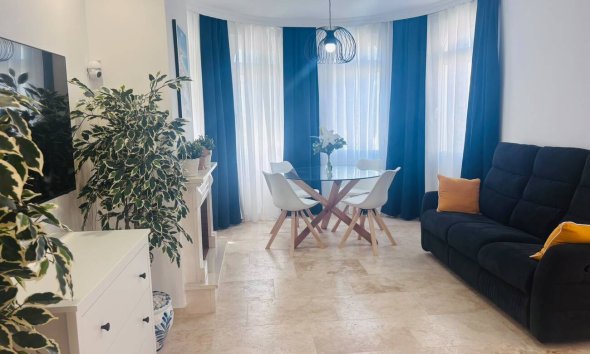 Revente - Villa -
Villamartin - Costa Blanca