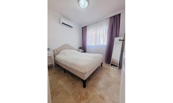 Revente - Villa -
Villamartin - Costa Blanca