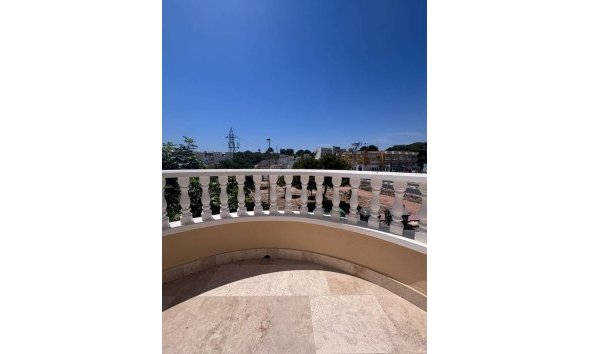 Revente - Villa -
Villamartin - Costa Blanca