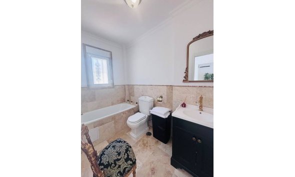 Revente - Villa -
Villamartin - Costa Blanca