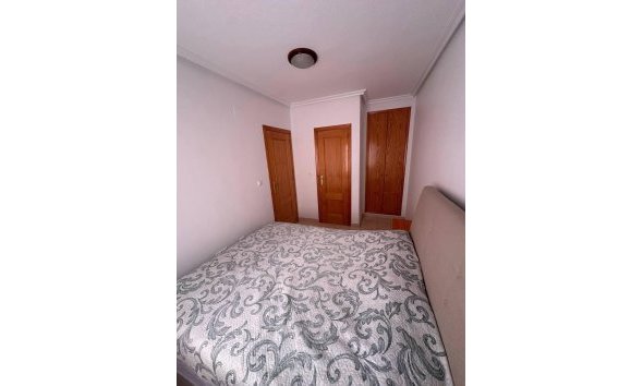 Revente - Apartment -
Torrevieja - Centro
