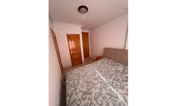 Revente - Apartment -
Torrevieja - Centro