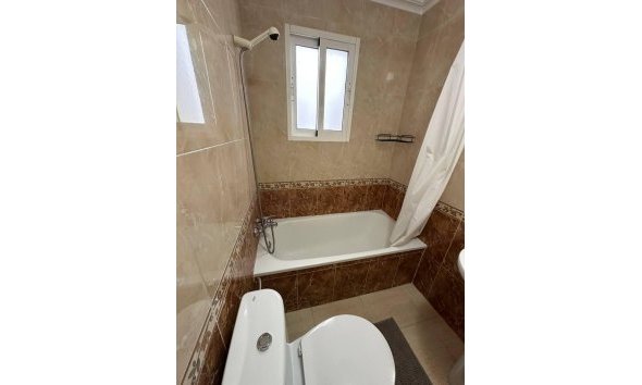 Revente - Apartment -
Torrevieja - Centro