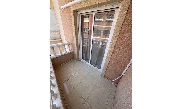 Revente - Apartment -
Torrevieja - Centro