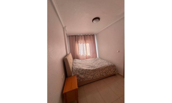 Revente - Apartment -
Torrevieja - Centro