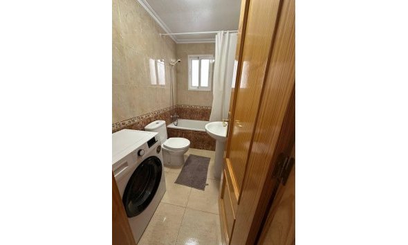 Revente - Apartment -
Torrevieja - Centro