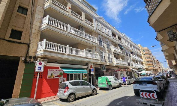 Revente - Apartment -
Torrevieja - Playa de los Locos