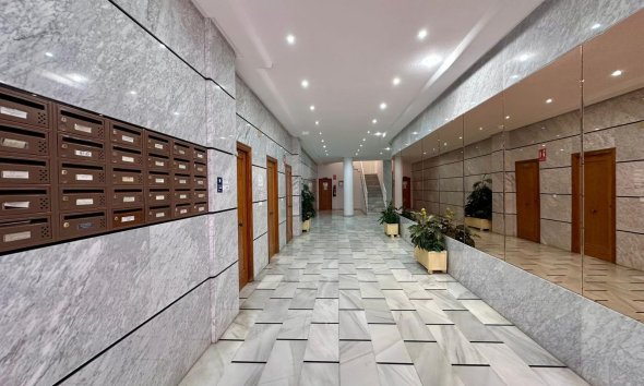 Revente - Apartment -
Torrevieja - Habaneras